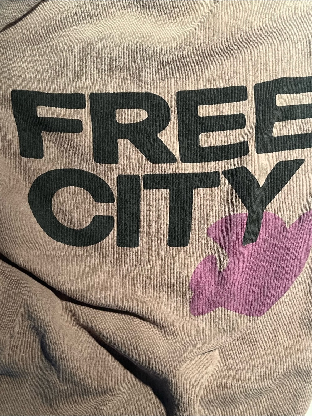 FREE CITY sweats size M ๐๐๐๐๐๐๐๐๐๐๐๐๐๐ - Picture 2 of 8